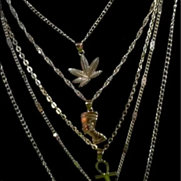 Nefertiti Layered Pendant Necklace - Picture 2 of 4